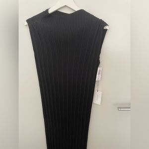 Aritzia - Babaton black dress